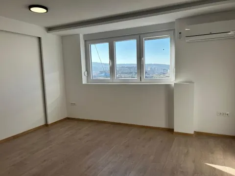 Izdavanje, poslovni prostor, 230m², Centar, Niš - image 5