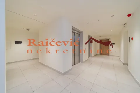 Izdavanje, trosoban stan, 76m², Savski Venac, Beograd - image 19
