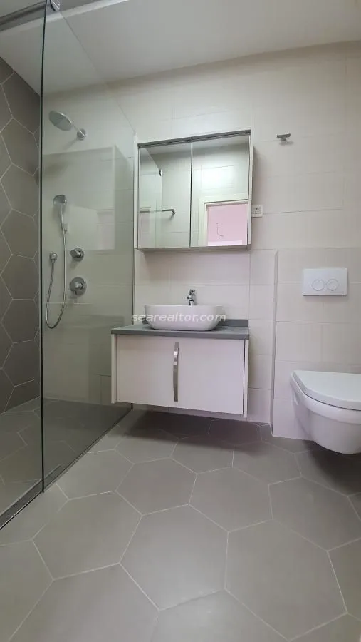 Prodaja, dvosoban stan, 120m², Dobrota, Kotor