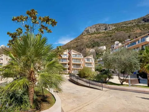 Prodaja, dvosoban stan, 57m², Budva, Crna Gora - image 10