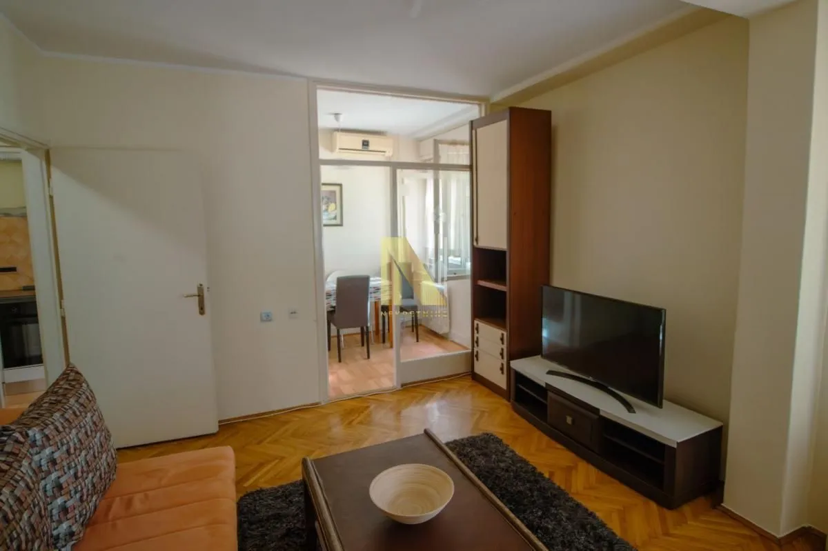 Izdavanje, dvosoban stan, 44m², Liman 1, Novi Sad Sve Podlokacije