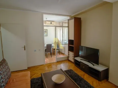 Izdavanje, dvosoban stan, 44m², Liman 1, Novi Sad Sve Podlokacije - image 1