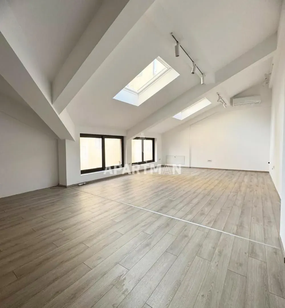 Izdavanje, poslovni prostor, 382m², Stari Grad, Beograd