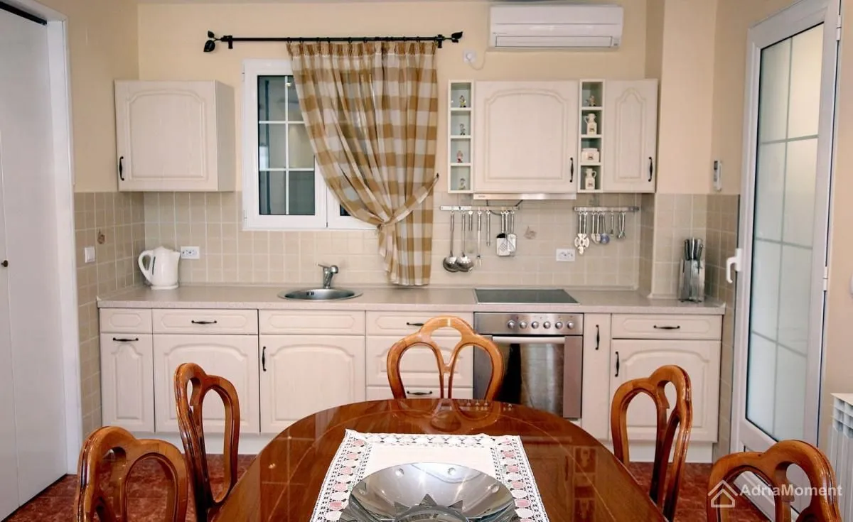 Sale, house, 560m², Sveti Stefan, Budva