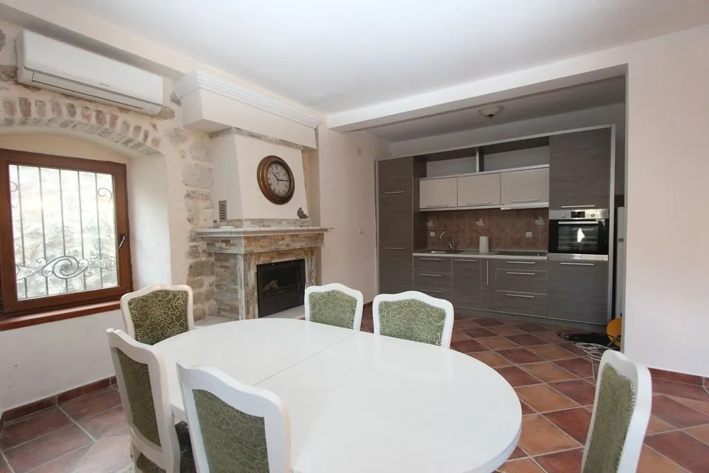 Sale, house, 220m², Prčanj, Kotor