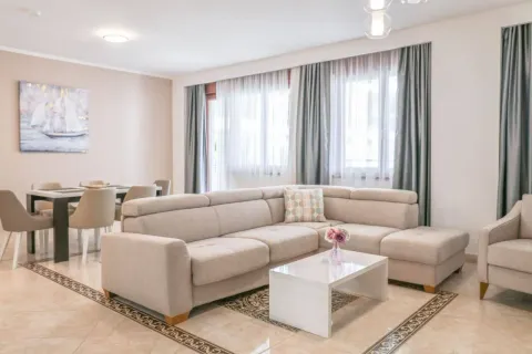 Stan in Bečići