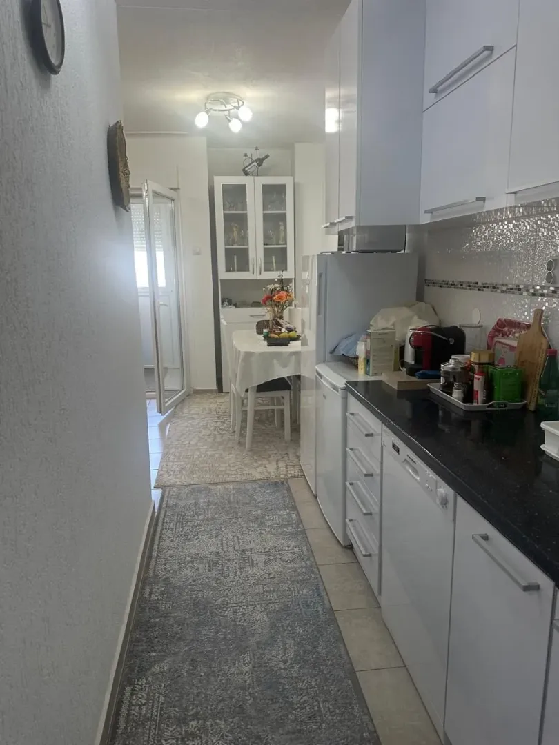 Sale, three bedroom apartment, 76m², Centar, Bar