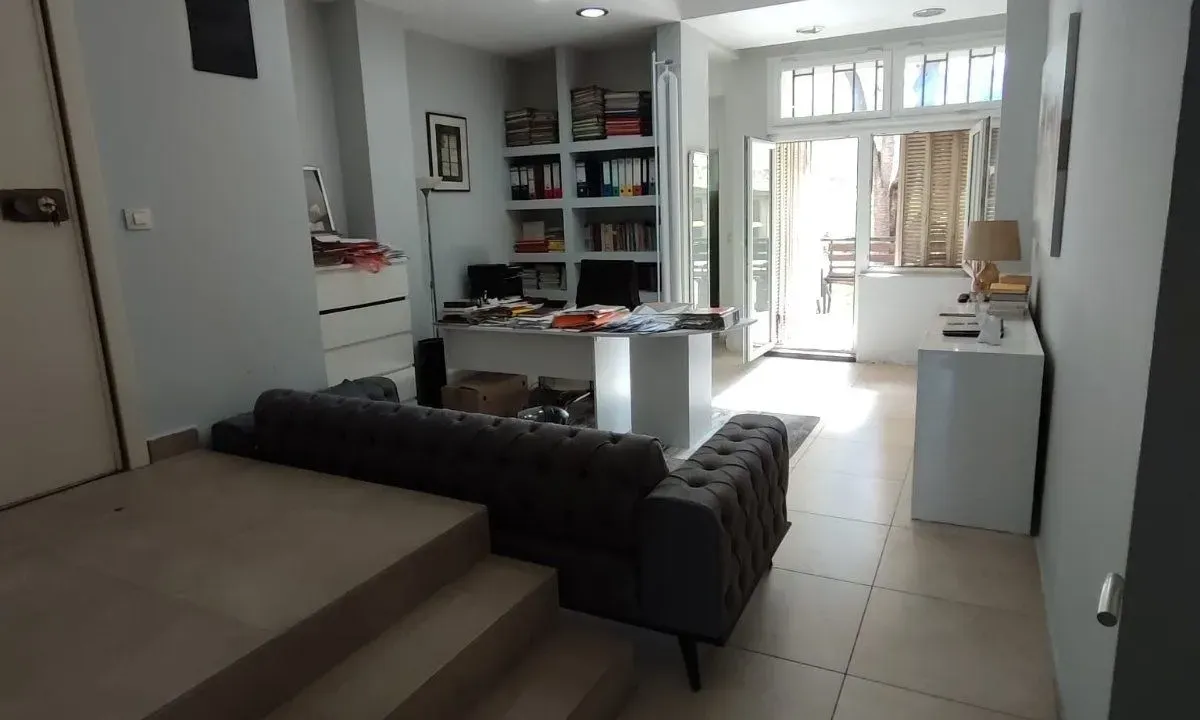 Izdavanje, poslovni prostor, 46m², Slavija, Vračar Sve Podlokacije