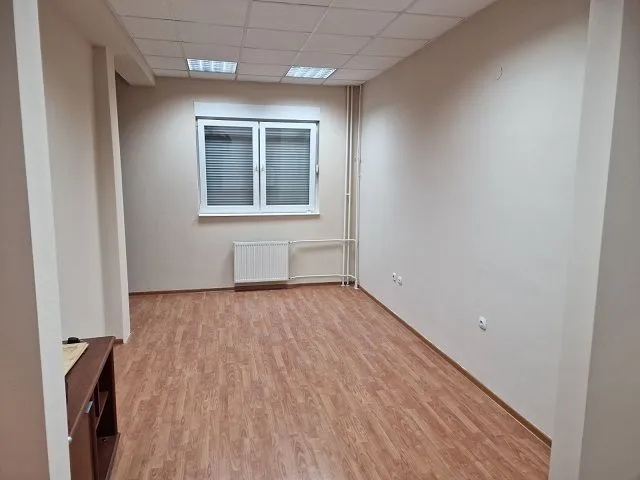 Sale, office space, 70m², Rača, Srbija