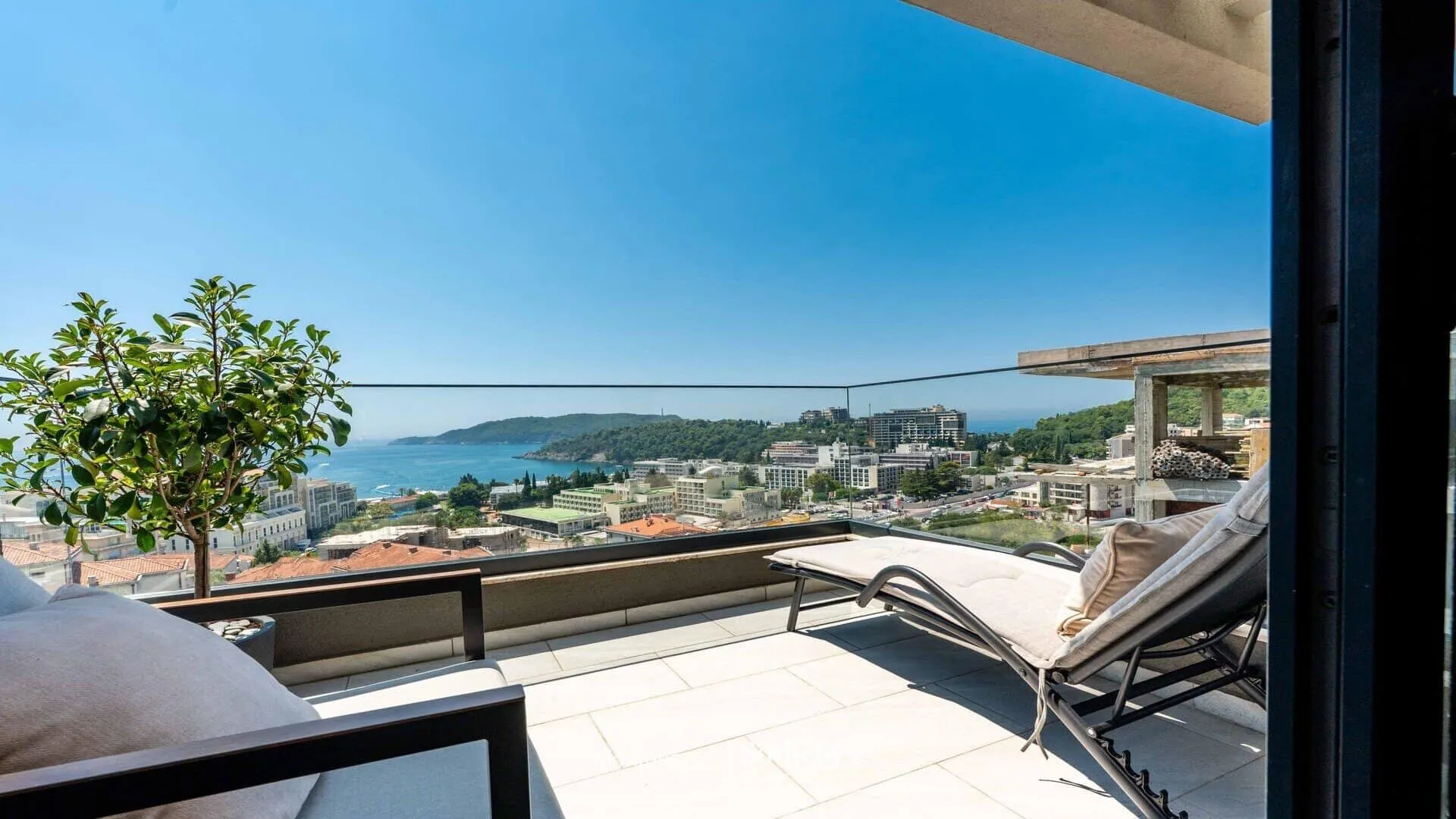 Sale, three bedroom apartment, 125m², Bečići, Budva