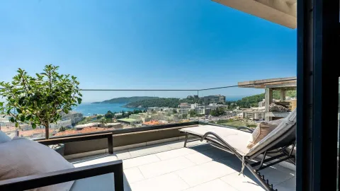 Sale, three bedroom apartment, 125m², Bečići, Budva - image 1