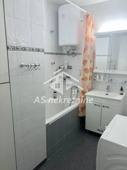Izdavanje, četvorosoban stan, 100m², Brace Jerković, Voždovac Sve Podlokacije