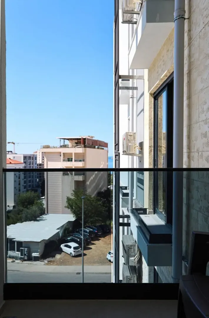 Rent, one bedroom apartment, 45m², Bečići, Budva