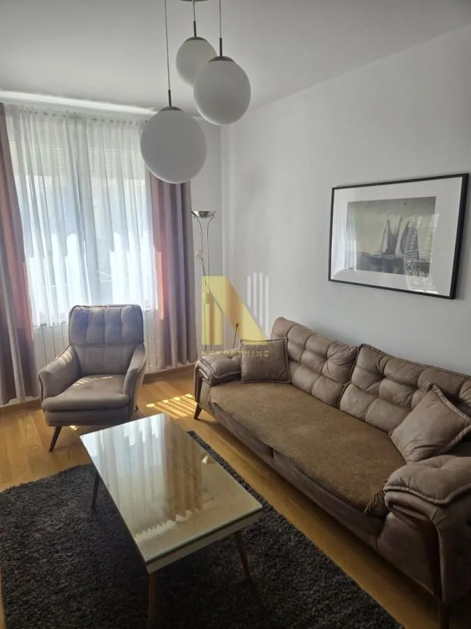 Izdavanje, dvosoban stan, 40m², Socijalno, Novi Sad Sve Podlokacije