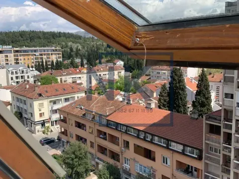 Prodaja, trosoban stan, 86m², Centar, Podgorica - image 12