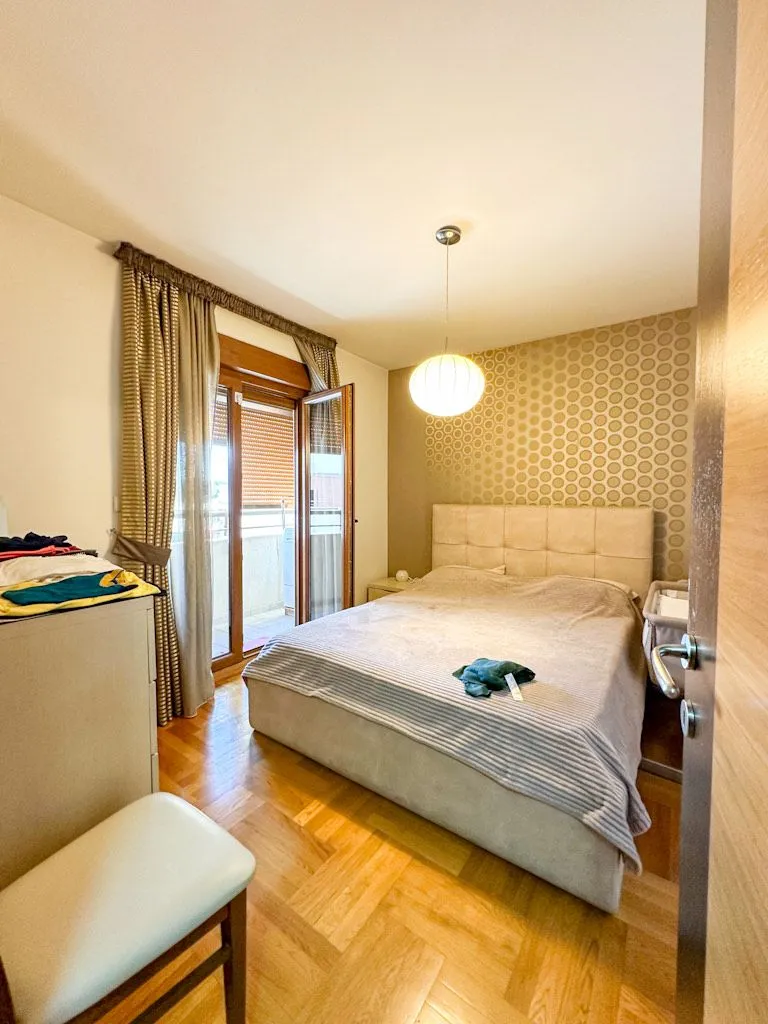 Izdavanje, dvosoban stan, 55m², Stari Aerodrom, Podgorica