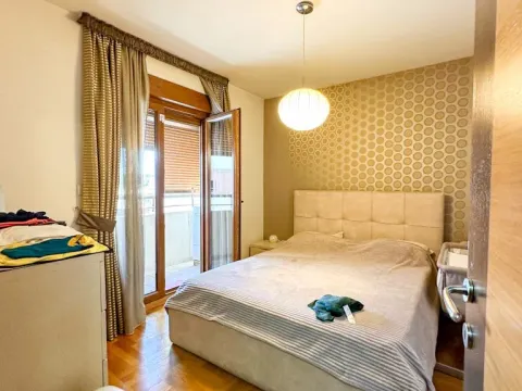 Izdavanje, dvosoban stan, 55m², Stari Aerodrom, Podgorica - image 6