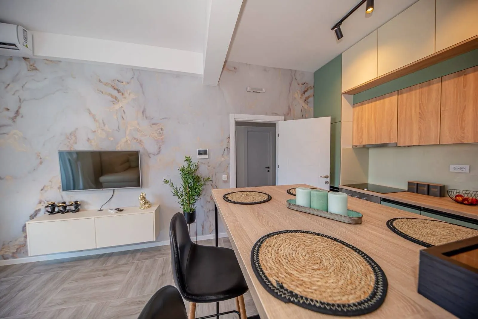 Izdavanje, jednosoban stan, 47m², Šušanj, Bar