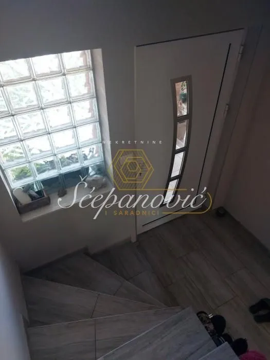 Prodaja, kuća, 155m², Futog, Novi Sad Sve Podlokacije