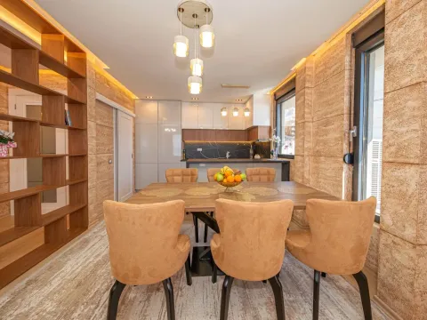 Izdavanje, trosoban stan, 136m², Bečići, Budva - image 4