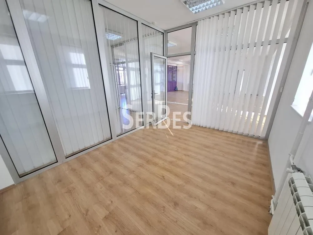 Rent, office space, 200m², Adamovićevo Naselje, Novi Sad Sve Podlokacije