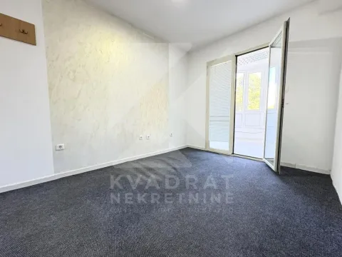 Rent, office space, 42m², Stara Varoš, Podgorica - image 2