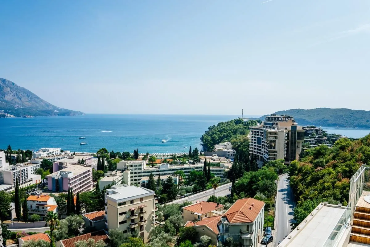 Prodaja, trosoban stan, 234m², Bečići, Budva