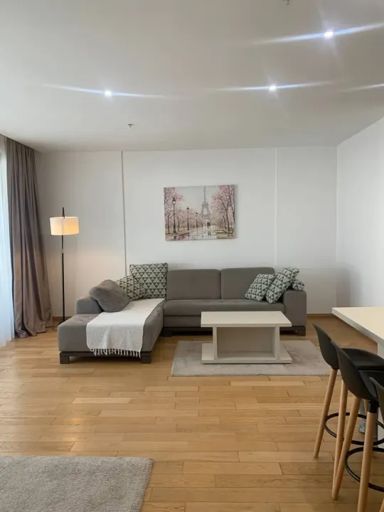 Izdavanje, jednosoban stan, 58m², Centar, Budva