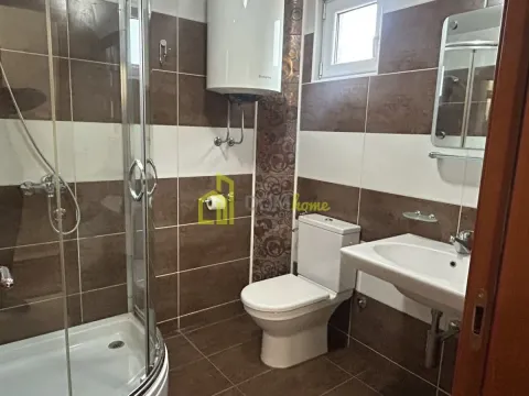 Izdavanje, kuća, 220m², Konik, Podgorica - image 14