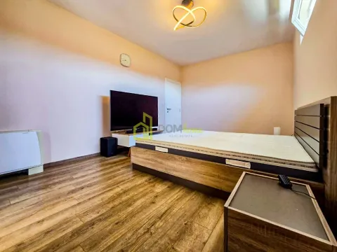 Izdavanje, kuća, 194m², Tološi, Podgorica - image 29