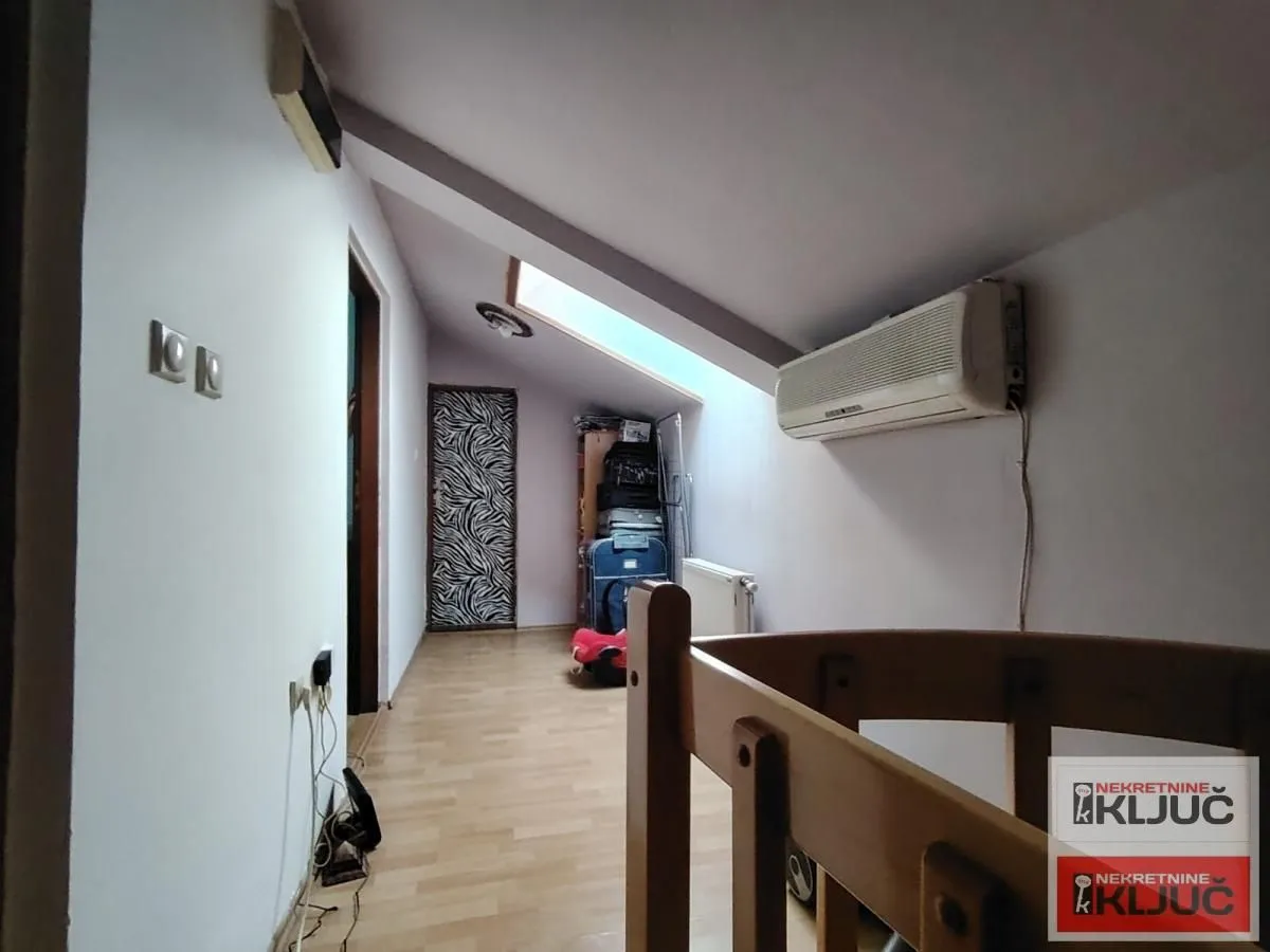 Prodaja, trosoban stan, 81m², Grbavica, Novi Sad Sve Podlokacije