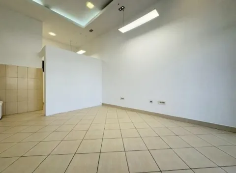 Rent, office space, 23m², Stari Aerodrom, Podgorica - image 2