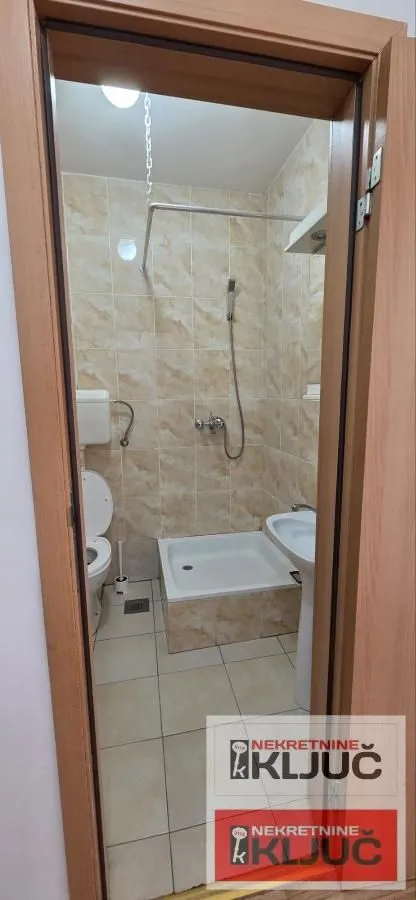 Izdavanje, jednosoban stan, 35m², Bulevar patrijarha Pavla, Novi Sad Sve Podlokacije
