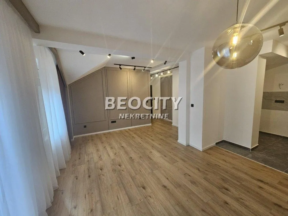 Prodaja, trosoban stan, 58m², Centar, Novi Sad