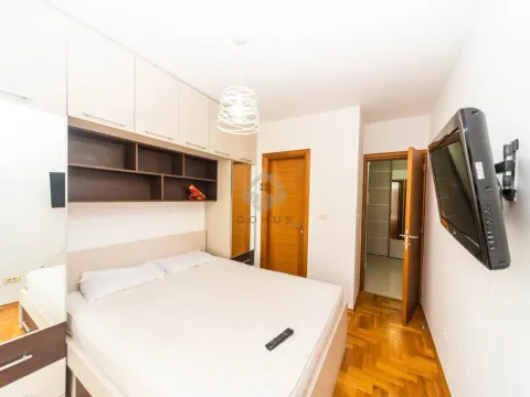 Izdavanje, dvosoban stan, 75m², Pobrežje, Podgorica - image 6