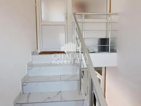 Prodaja, kuća, 313m², Jajinci, Voždovac Sve Podlokacije - image 9