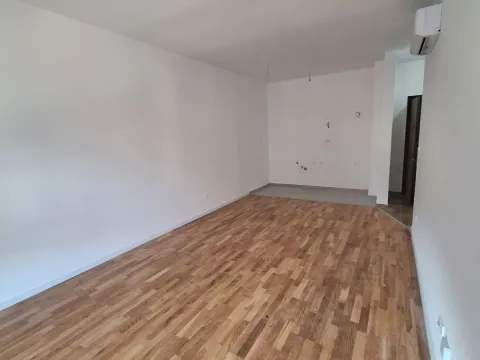 Prodaja, stan, 45m², Tološi, Podgorica - image 8