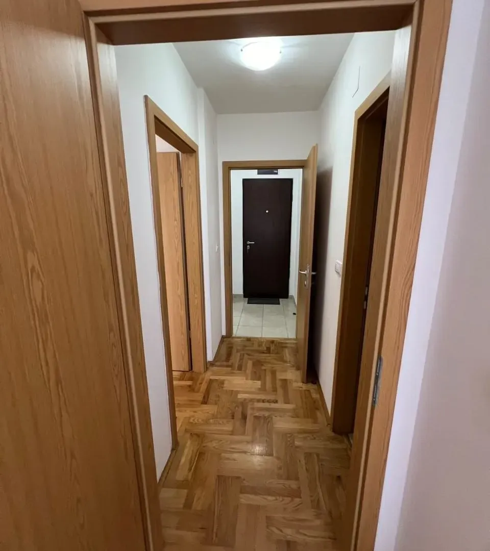 Izdavanje, dvosoban stan, 70m², Makedonsko naselje, Bar