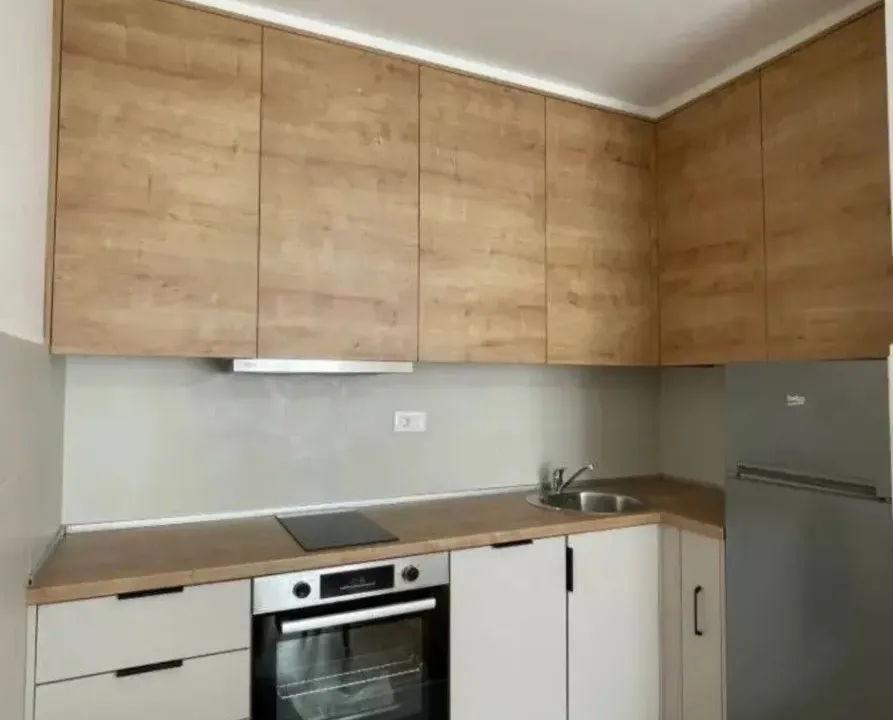 Izdavanje, jednosoban stan, 45m², Pobrežje, Podgorica