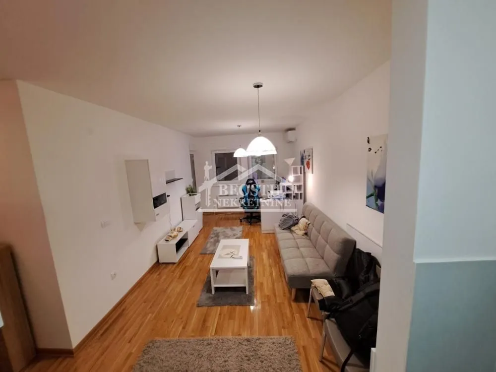 Izdavanje, dvosoban stan, 45m², Ledine, Beograd