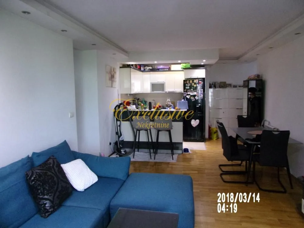 Prodaja, trosoban stan, 76m², Stari Grad, Beograd