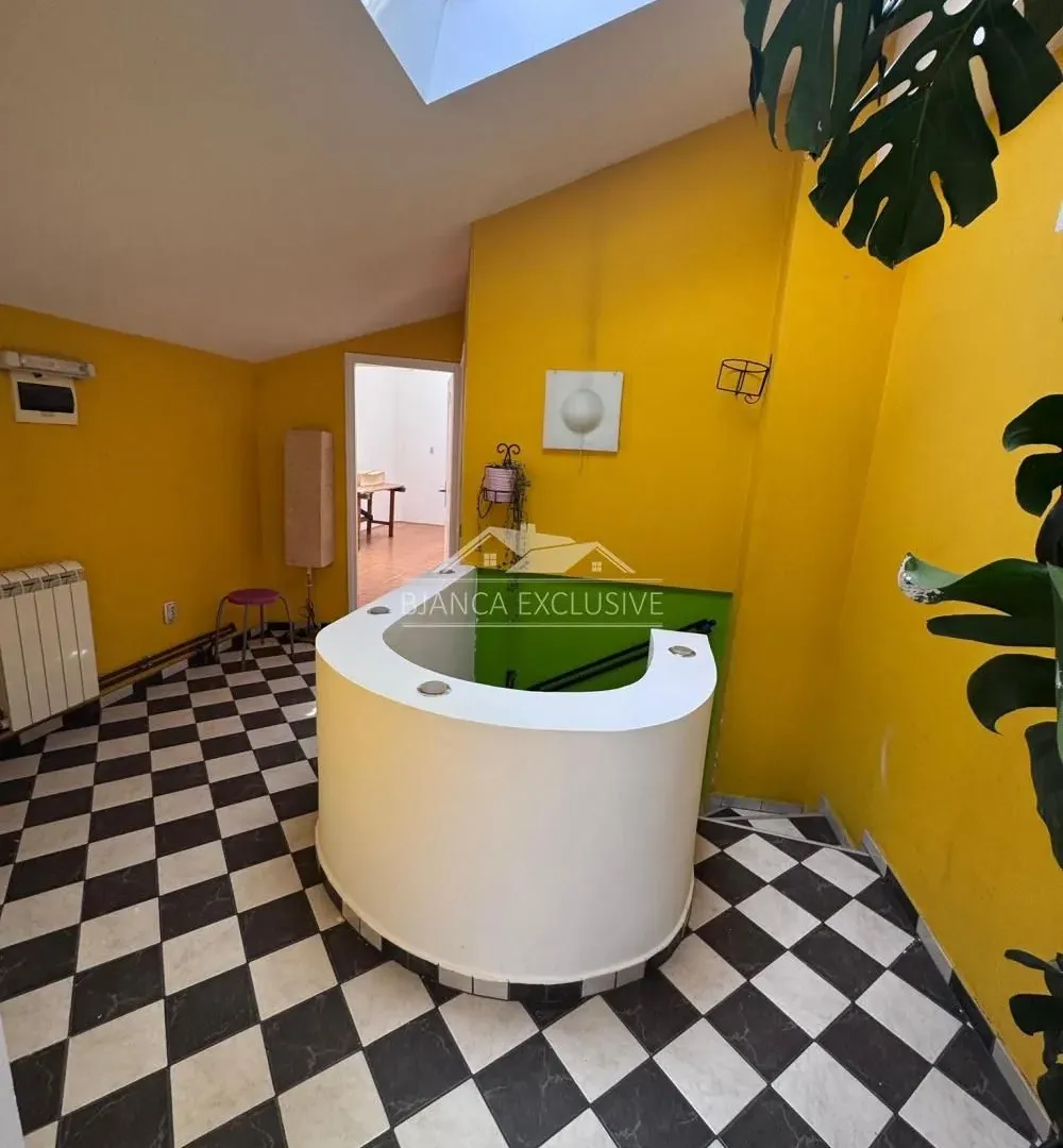 Prodaja, stan, 166m², Vračar Sve Podlokacije, Beograd