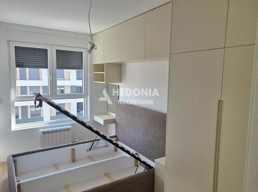 Sale, three bedroom apartment, 81m², Novi Beograd Blok 65, Novi Beograd Sve Podlokacije