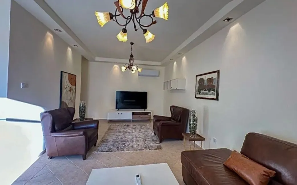Izdavanje, trosoban stan, 114m², Momišići, Podgorica