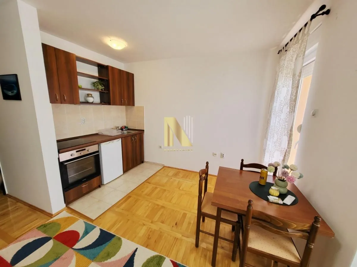 Izdavanje, garsonjera, 29m², Salajka, Novi Sad Sve Podlokacije