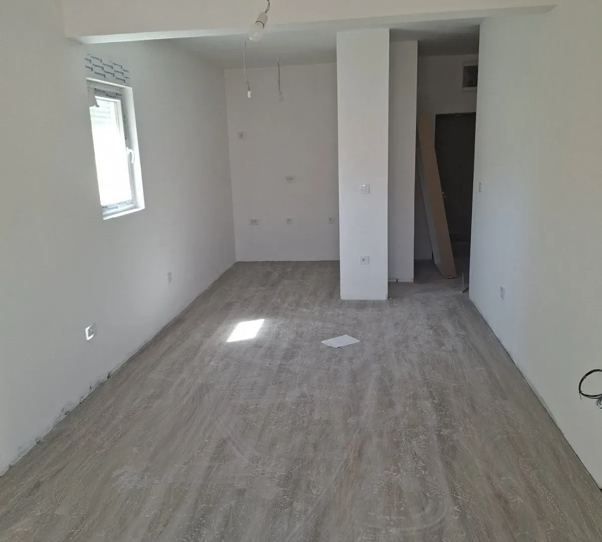 Prodaja, jednosoban stan, 56m², Lazi, Budva