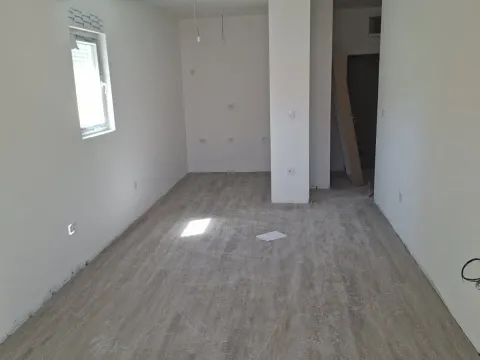 Prodaja, jednosoban stan, 56m², Lazi, Budva - image 2