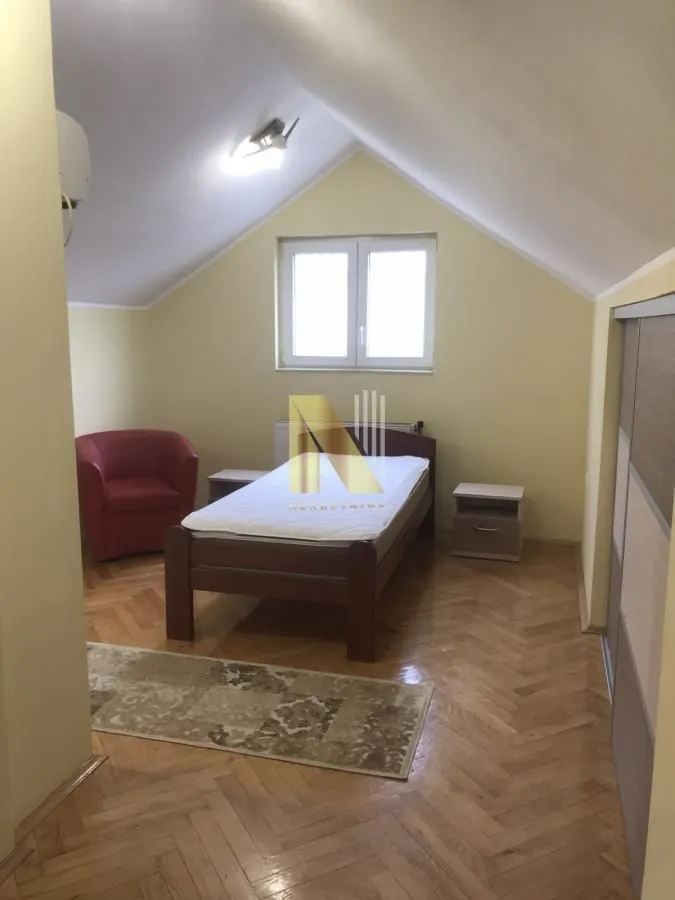 Prodaja, stan, 130m², Grbavica, Novi Sad Sve Podlokacije