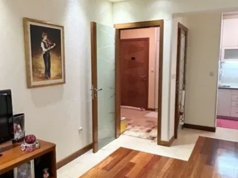 Prodaja, jednosoban stan, 55m², Centar, Podgorica - image 9