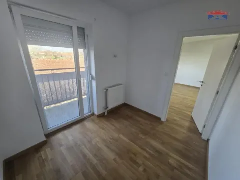 Izdavanje, poslovni prostor, 42m², Telep, Novi Sad Sve Podlokacije - image 8